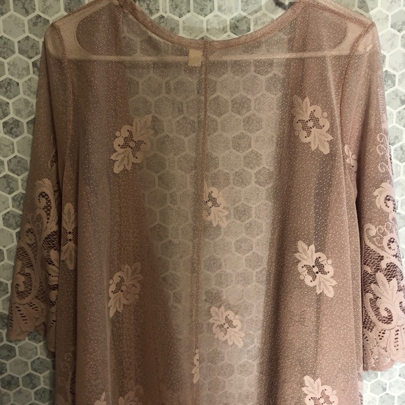 Francesca’s Pink Lace Kimono - Picture 5 of 6